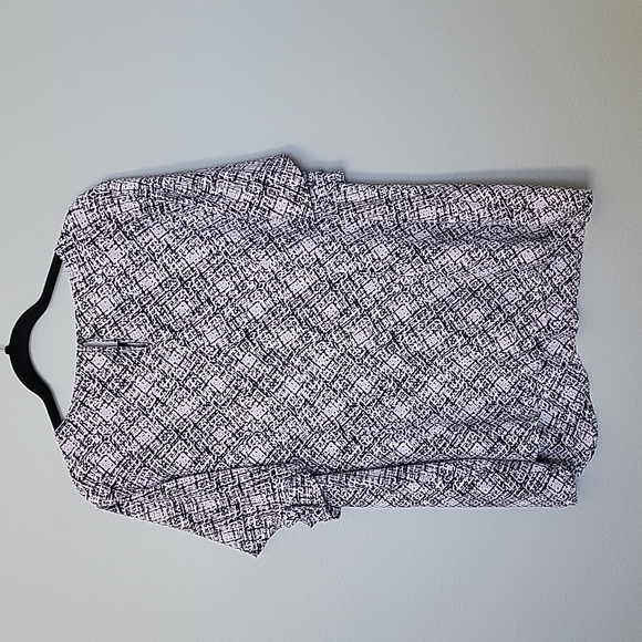 Worthington Abstract Office 2X Two Tone Short Sleeve Blouse - Picture 9 of 9